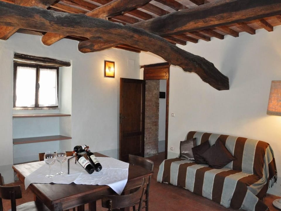 Schloss Selvole B4 Apartment in Tuscany