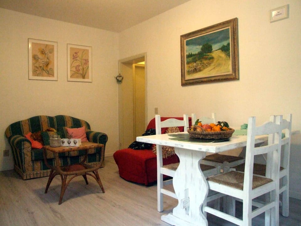 Rosa Peonia' Wohnung mit Terrasse Apartment in Tuscany