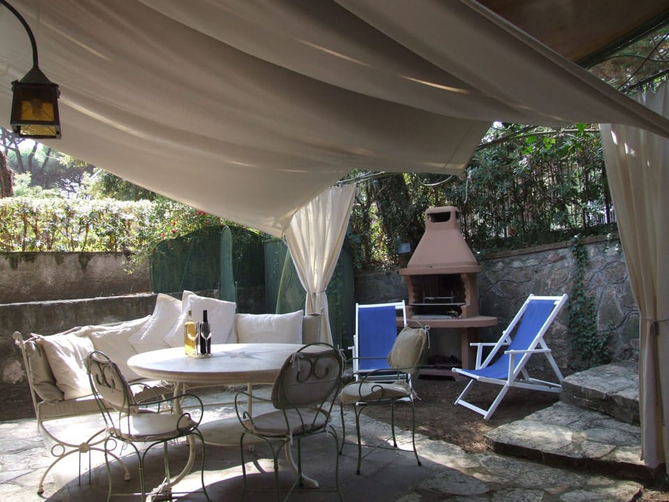 Buganvilla' Wohnung mit privater Terrasse Apartment in Tuscany