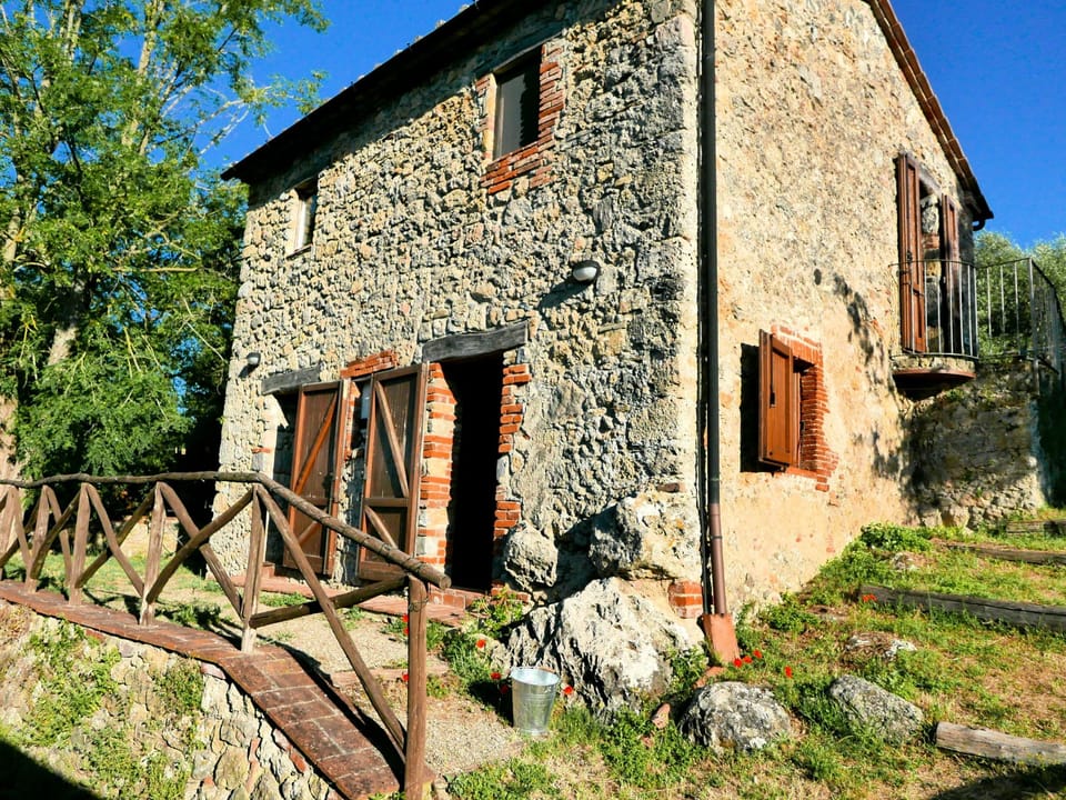 Ruhiges Ferienhaus mit Garten und Panoramablick Vacation rental in Tuscany