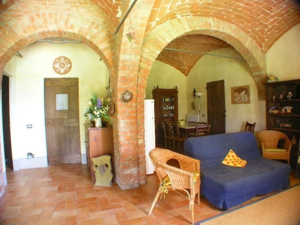 mit großer Wohnküche mit Gewölbedecke und eigener Laube Apartment in Umbria