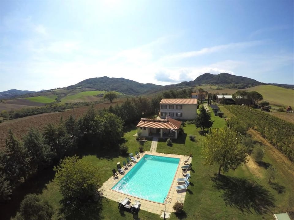 in Pomarance mit Großem gemeinsamem Pool Apartment in Tuscany