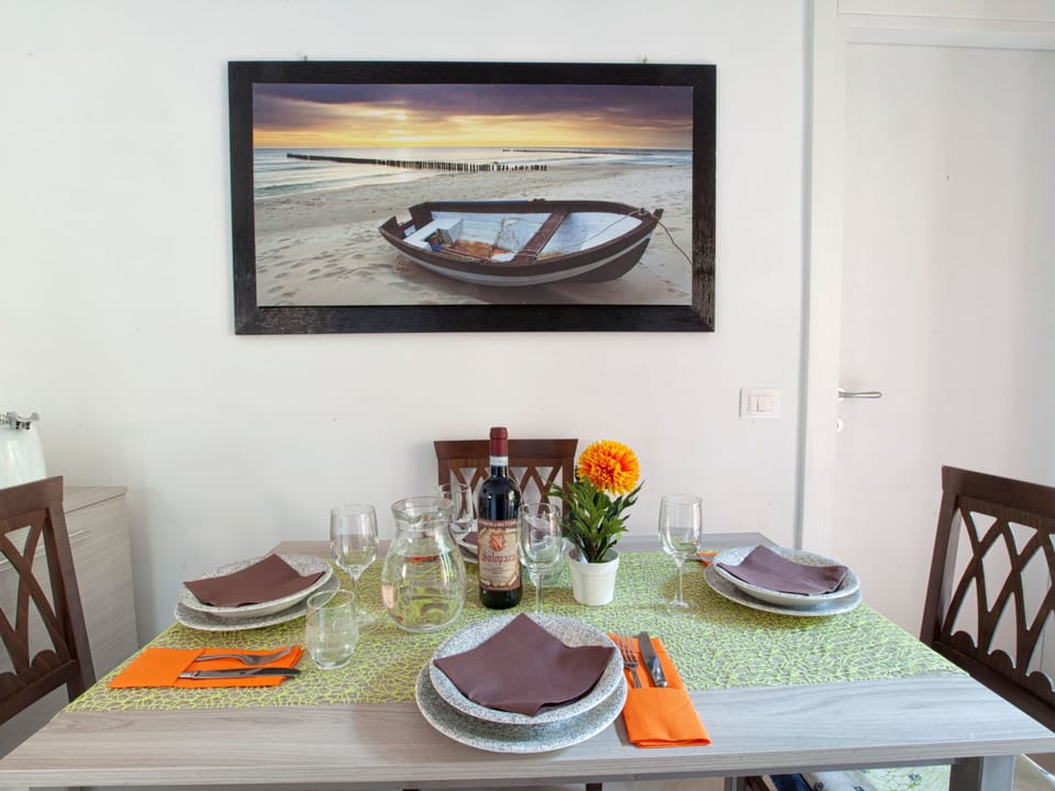 Kitchen / Dining Room