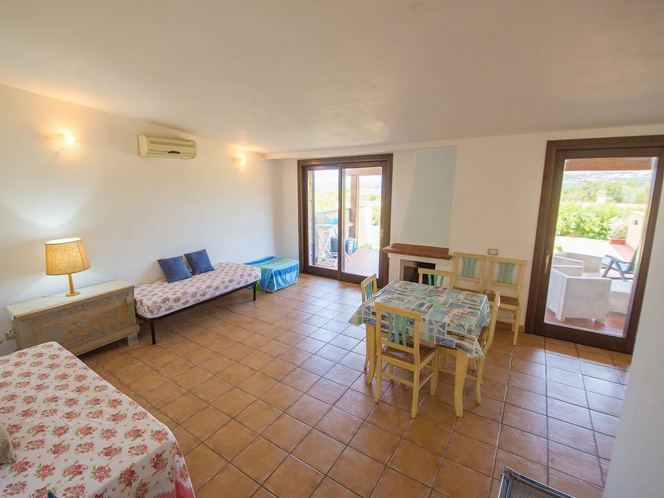 Villa mit Garten und Meerblick Vacation rental in Sardinia
