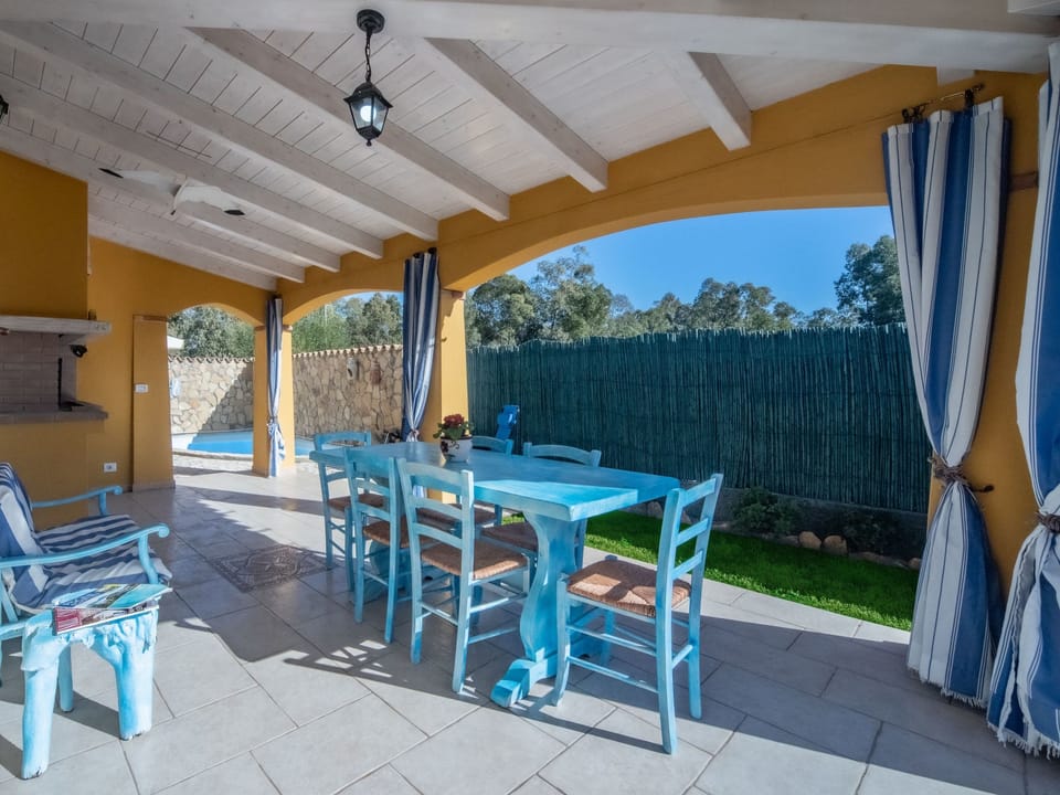 Schöne moderne Villa mit privatem Pool. Vacation rental in Sardinia