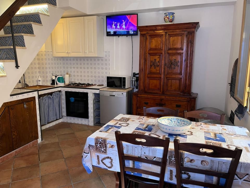 'Marcantonio' mit Privatparkplatz Vacation rental in Castellammare del Golfo