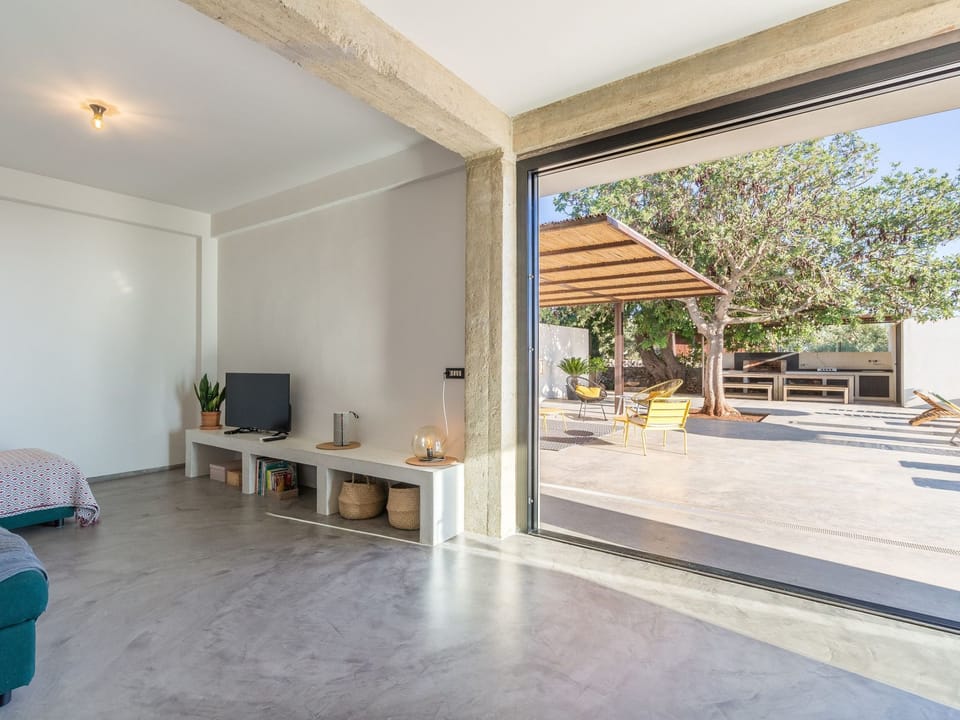 Demetra, moderne Villa mit Pool und Meerblick Vacation rental in Sicily