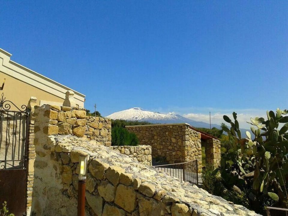 Villa 'La Vecchia Dimora' Vacation rental in Sicily