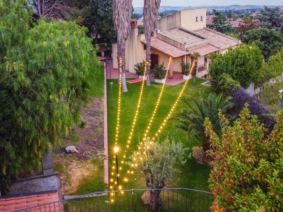 für 11 Personen in Pedara, Sizilien (Ostküste von Sizilien) Vacation rental in Sicily