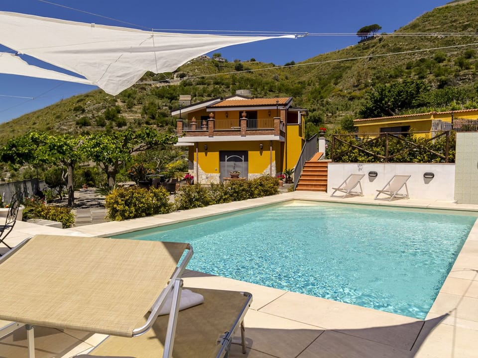 in Castelmola mit Privatem Pool Vacation rental in Sicily
