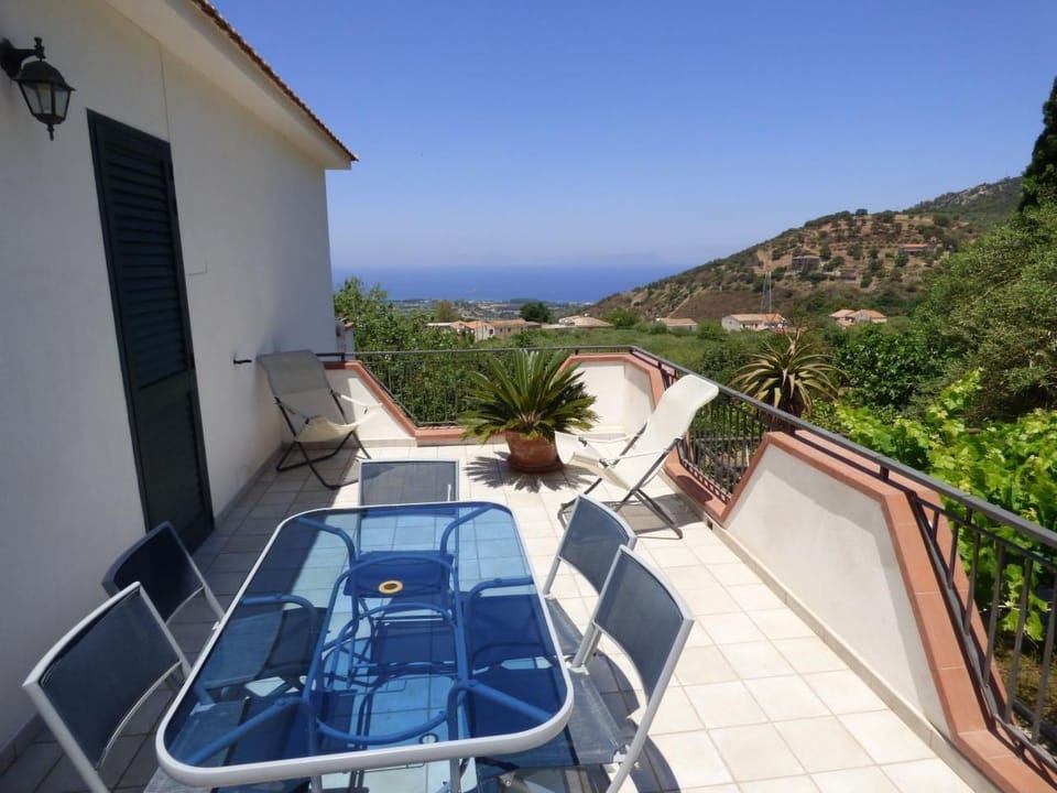Landhaus mit Blick auf die Äolischen Inseln Vacation rental in Sicily