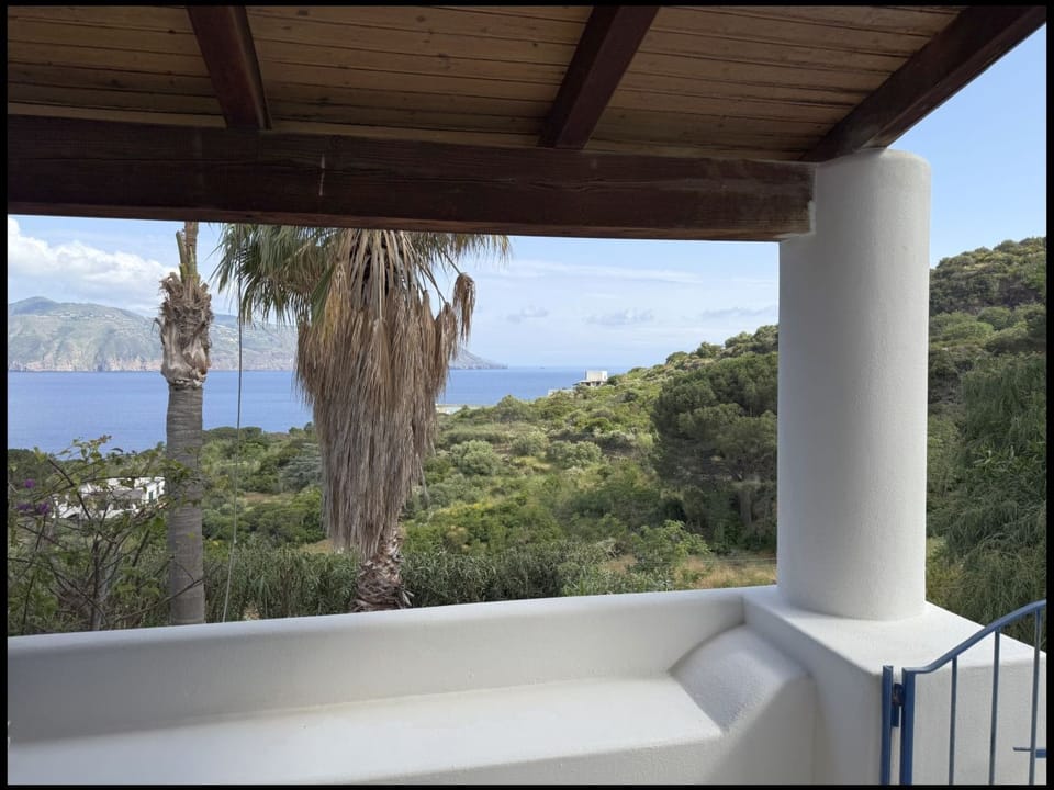 Villa in Panoramasprache, nur wenige Minuten vom Meer entfernt Vacation rental in Sicily