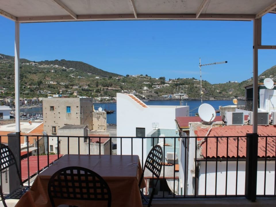 Wohnung 'Ciaola' mit eigener Terrasse Apartment in Lipari