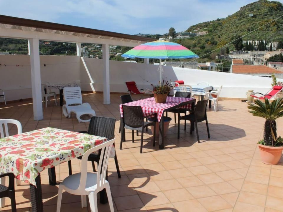 Ferienzimmer 'Bartolo' mit eigener Terrasse Vacation rental in Lipari