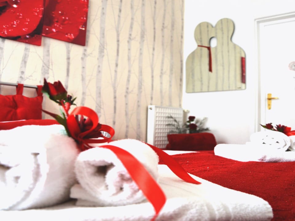 Zimmer 'Rose' mit Balkon Vacation rental in Caltagirone