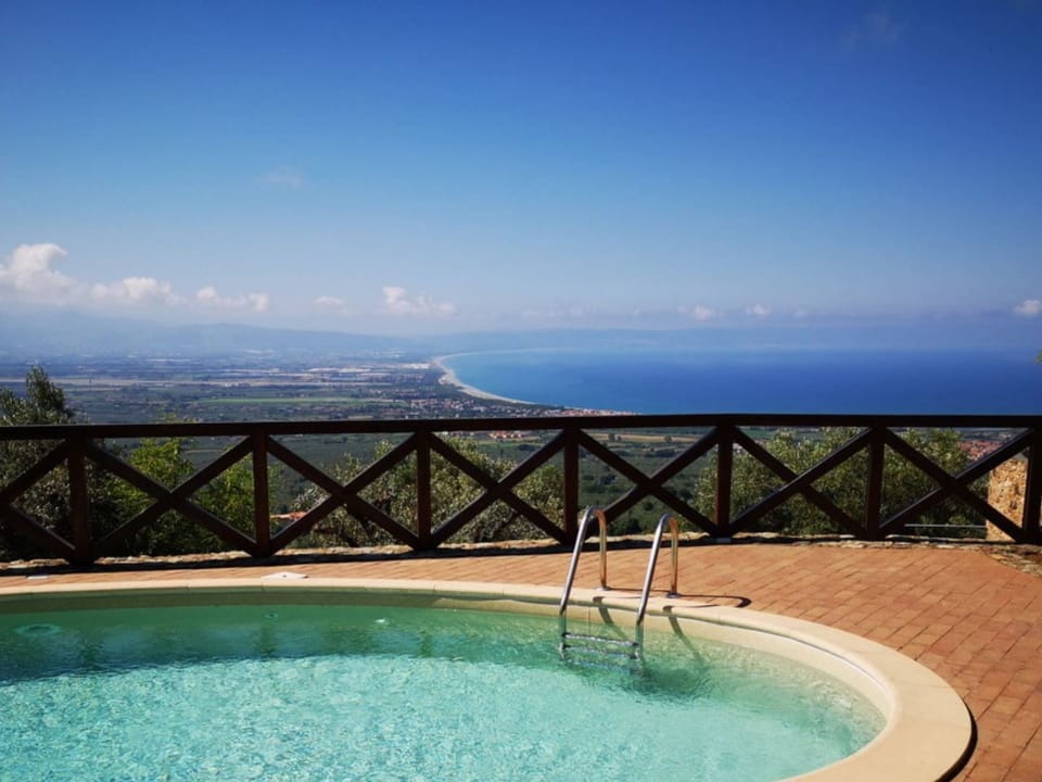 Wunderschöne Villa dei Feaci mit Pool Vacation rental in Calabria