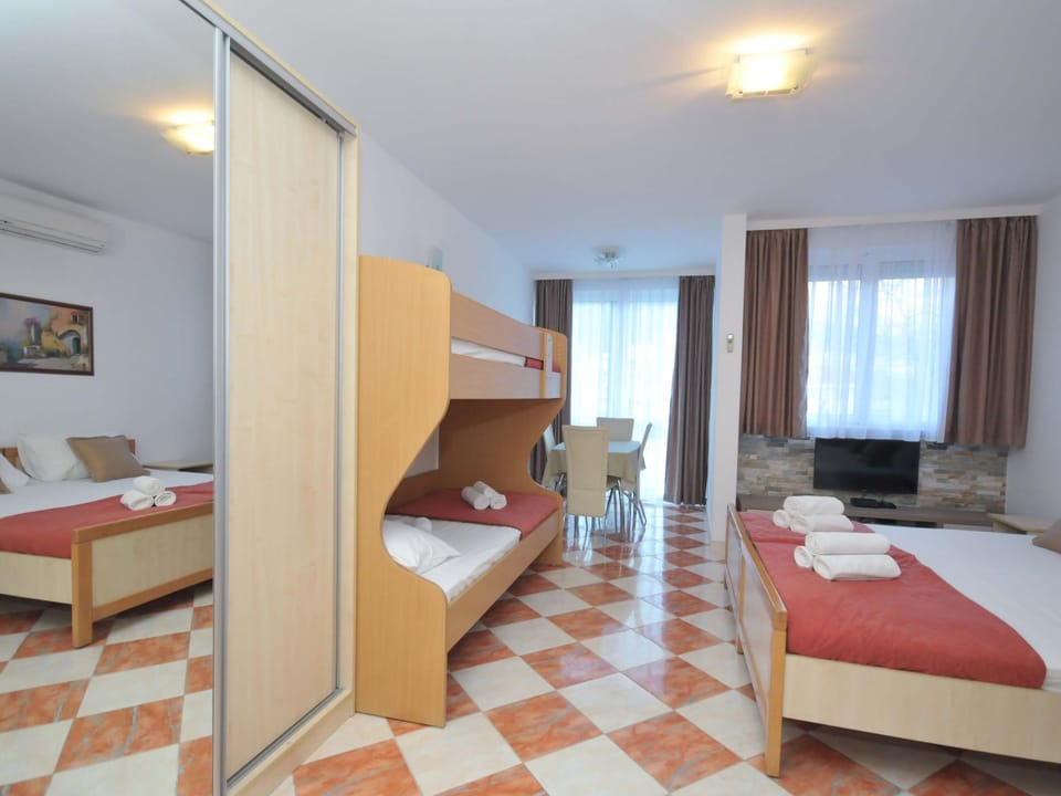 Charmante Wohnung in Centar mit französischem Balkon Apartment in Budva