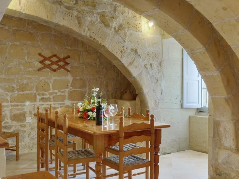 Zabbetta Bauernhaus mit Schwimmbad Vacation rental in Munxar