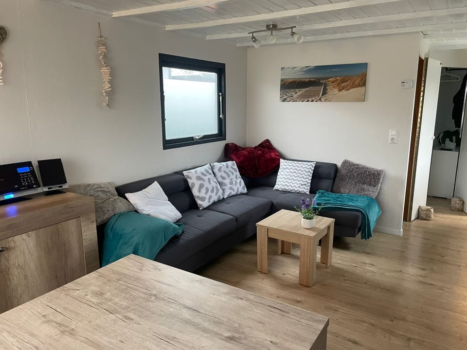 Chalet Welcome direkt am Wasser mit eigenem Steig Apartment in Flevoland, Netherlands