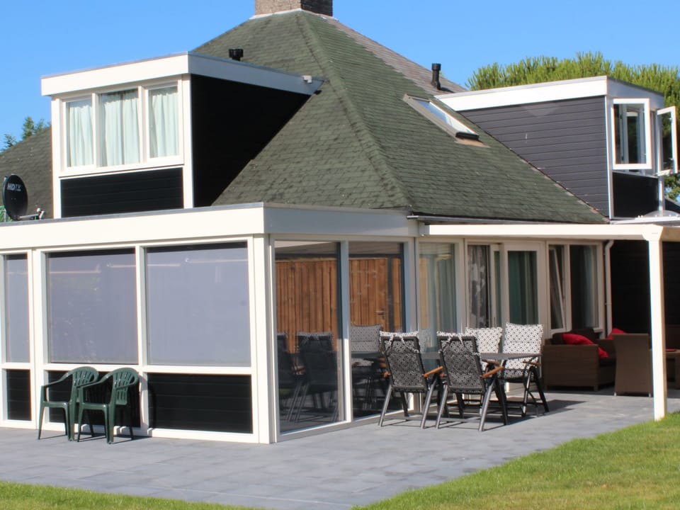 "Buurtweg221" mit Schwimmbad Vacation rental in Zeeland, Netherlands