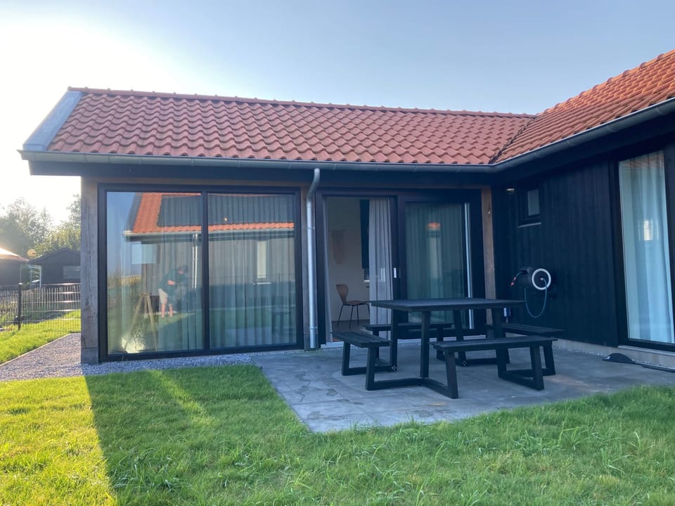Chalet Ufergrundstück mit eigenem Angelplatz Vacation rental in Anjum