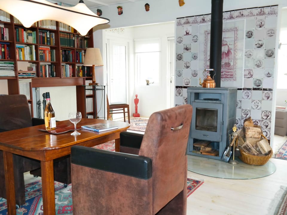 in Anjum mit Sauna, Garten und Terrasse Vacation rental in Anjum