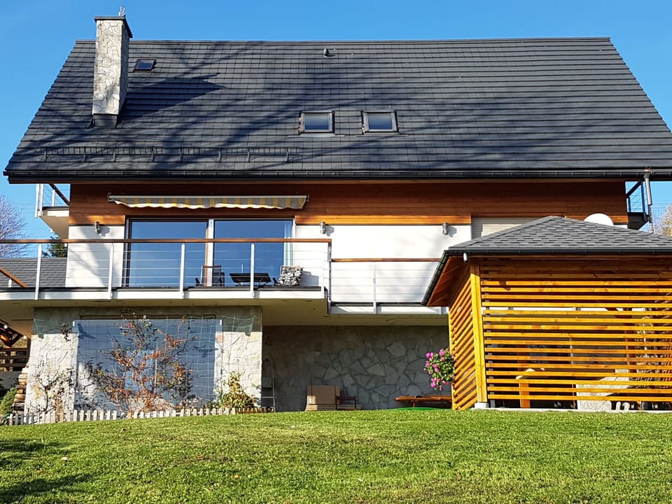 in den Bergen, Villa mit Panoramaterrasse Vacation rental in Slovakia