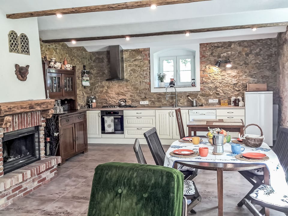 Kitchen / Dining Room