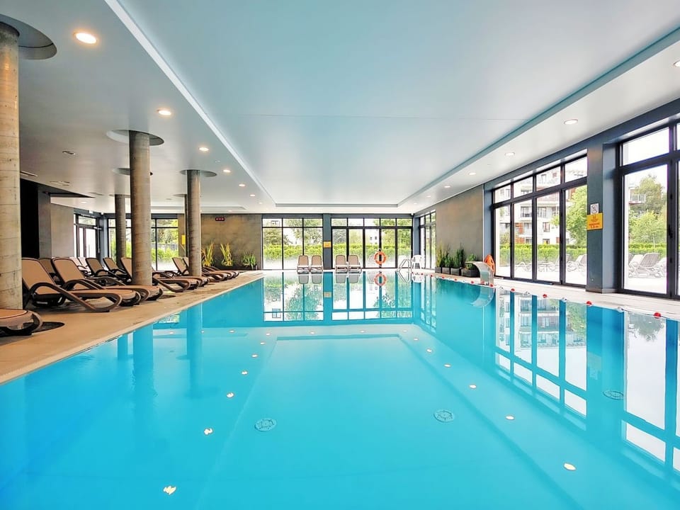 Pool Indoor