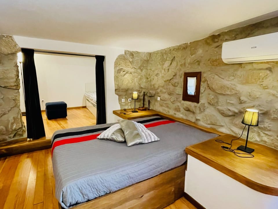 "Großmutters Häuschen" mit überdachter Terrasse Vacation rental in Viana do Castelo District, Portugal