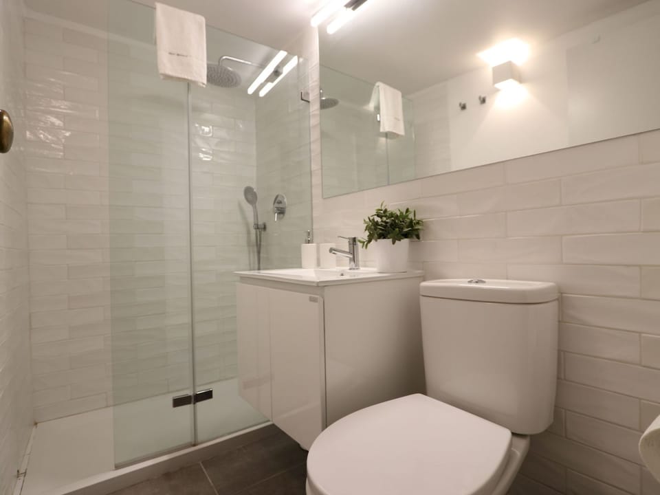 Schicker urbaner Rückzugsort in der Innenstadt, Balkon und Ausblick Apartment in Lisbon