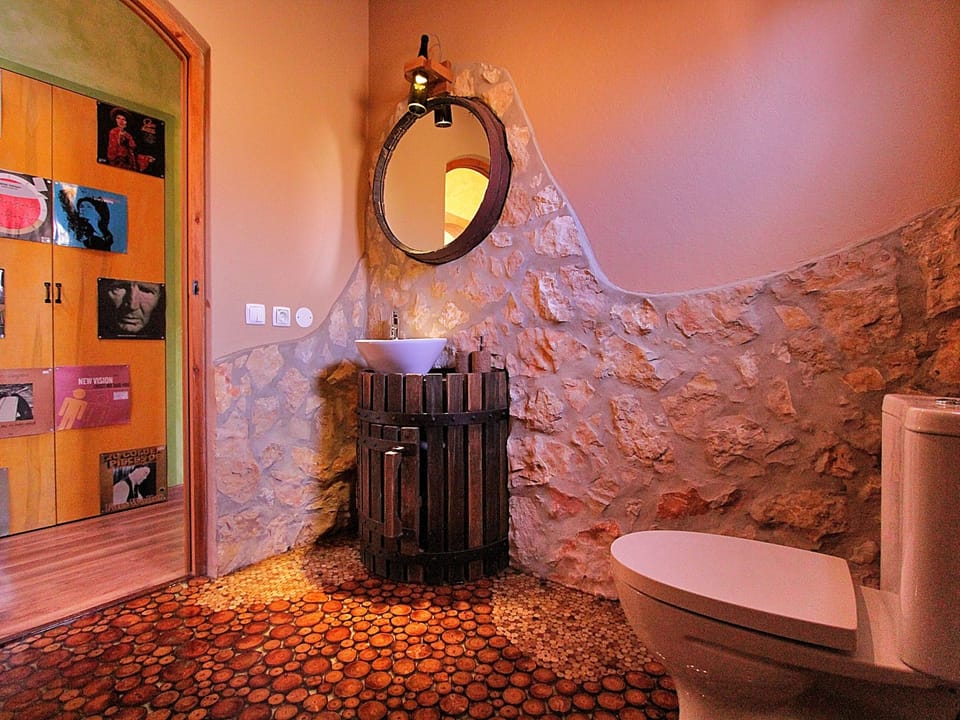 Bathroom / Wellness
