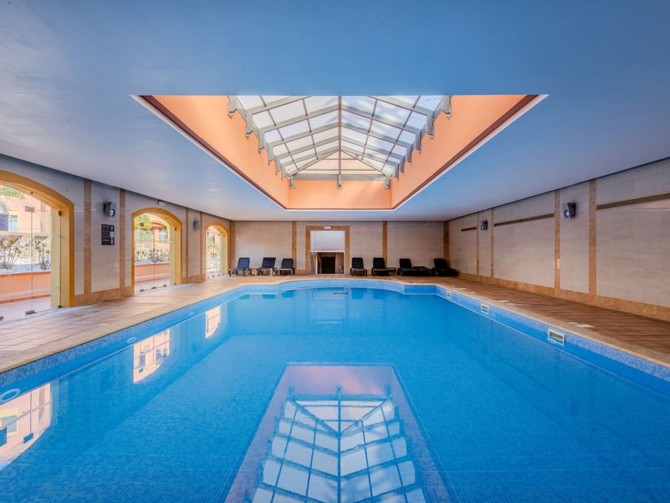 Pool Indoor