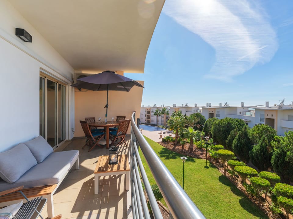BnB Homes Wohnung mit Terrasse und Schwimmbad Apartment in Guia