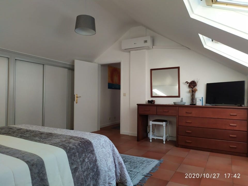 mit Terrasse Apartment in Madeira District