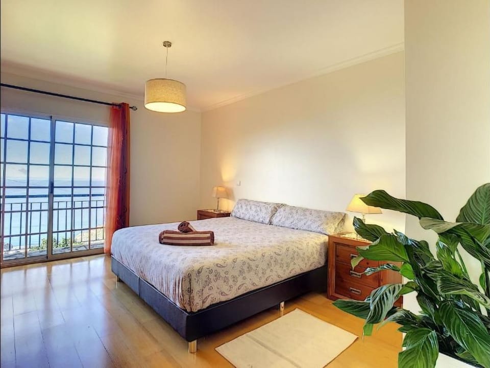 Villa "Casa Laranja" mit Bergblick Vacation rental in Madeira District