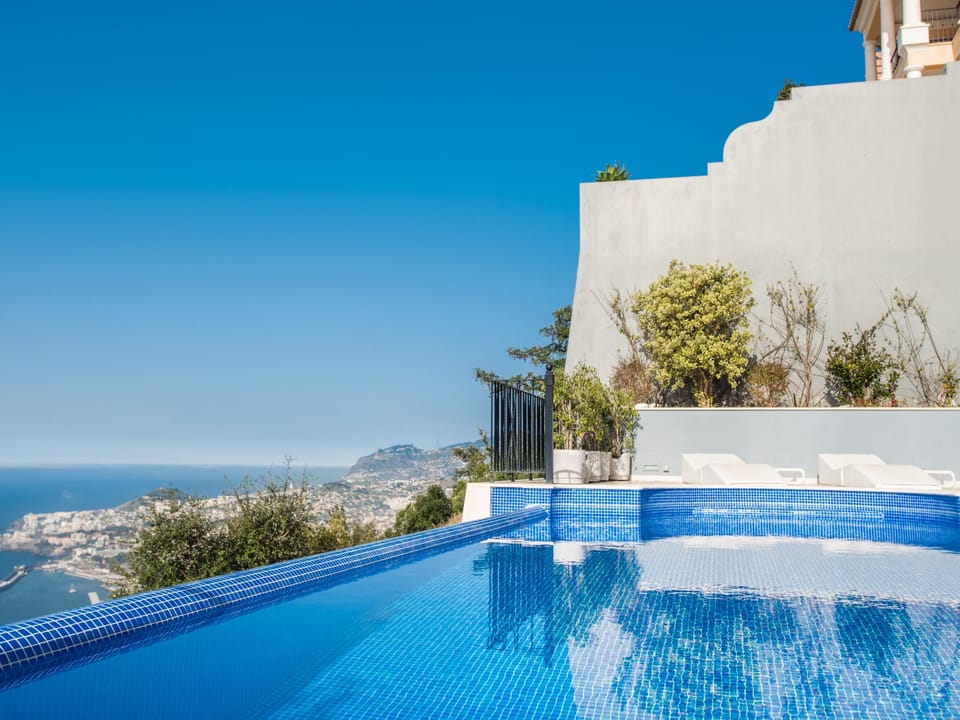 Schönes Ferienhaus in Sao Goncalo mit Privatem Pool Vacation rental in Madeira District