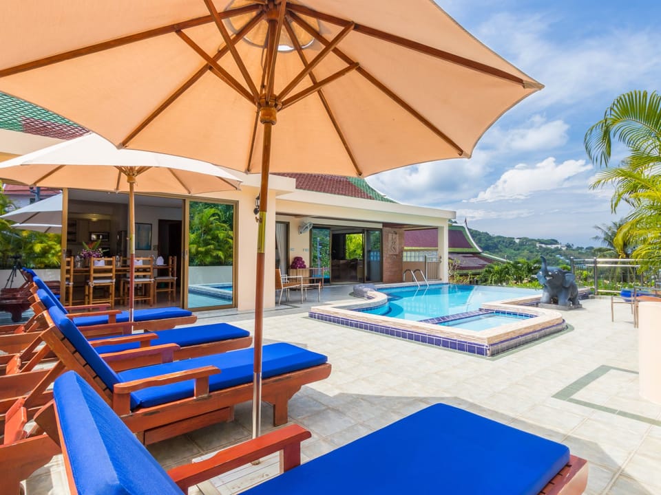 Luxuriöse Villa, Personal, privater Koch, Meerblick Vacation rental in Chalong
