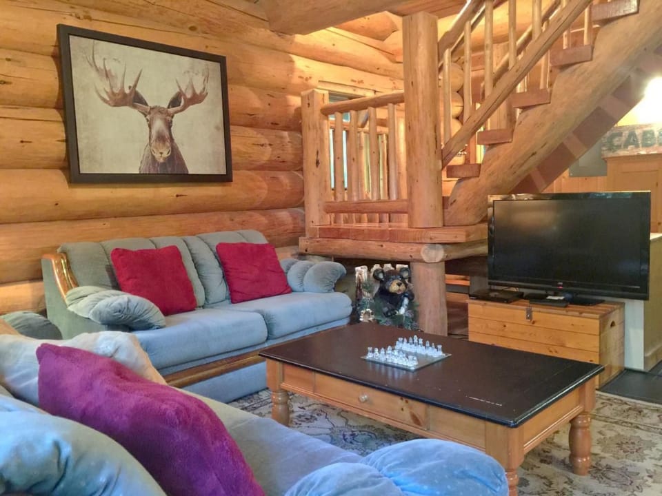 Echte Blockhütte mit Kamin und Wi-fi Vacation rental in Glacier