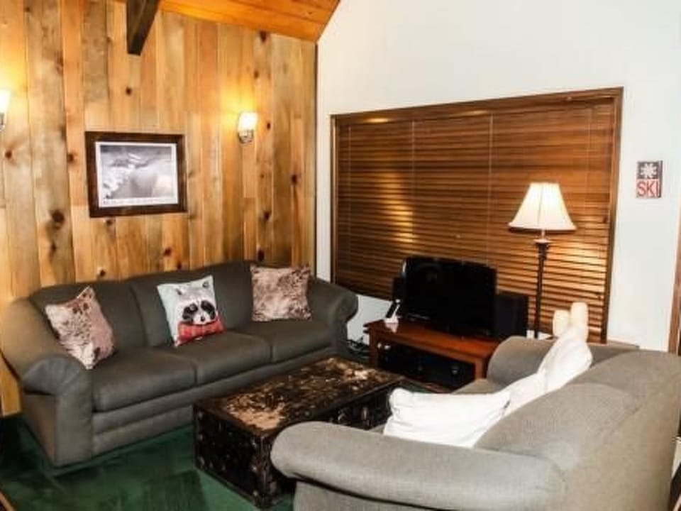 Gemütliche Hütte mit Whirlpool und haustierfreun Vacation rental in Glacier