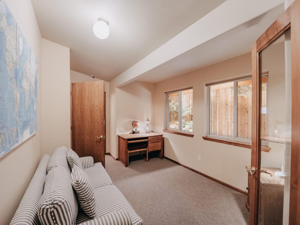 Familientraumkabine mit Whirlpool, Sauna und WI-FI Vacation rental in Glacier