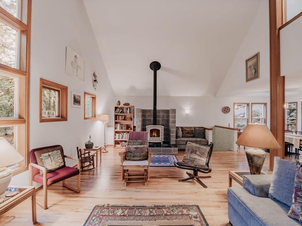 Kabine im Executive-Stil mit einem Spielzimmer Vacation rental in Glacier