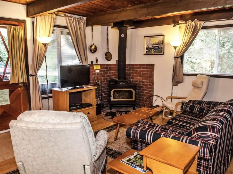 Traditionelles Ski-Chalet, Haustiere OK, Whirlpo Vacation rental in Glacier