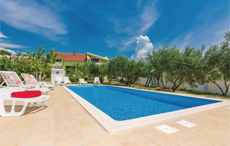 pool