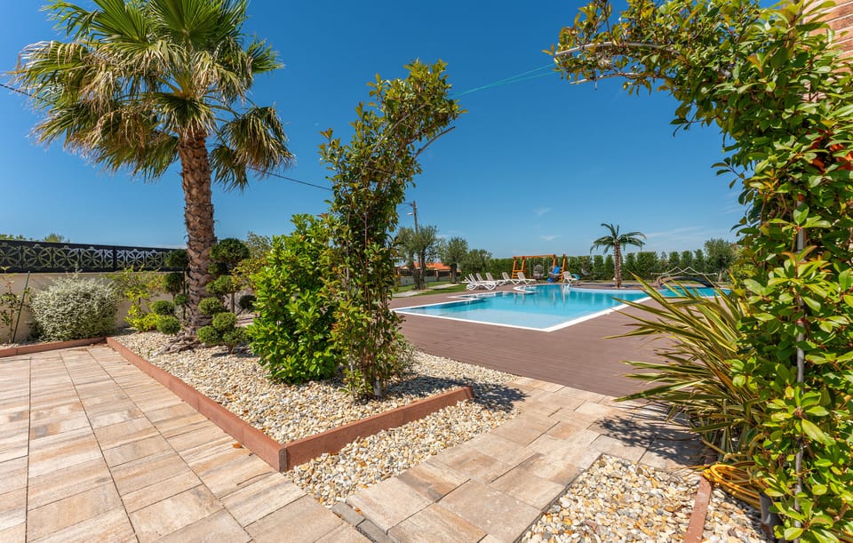 pool