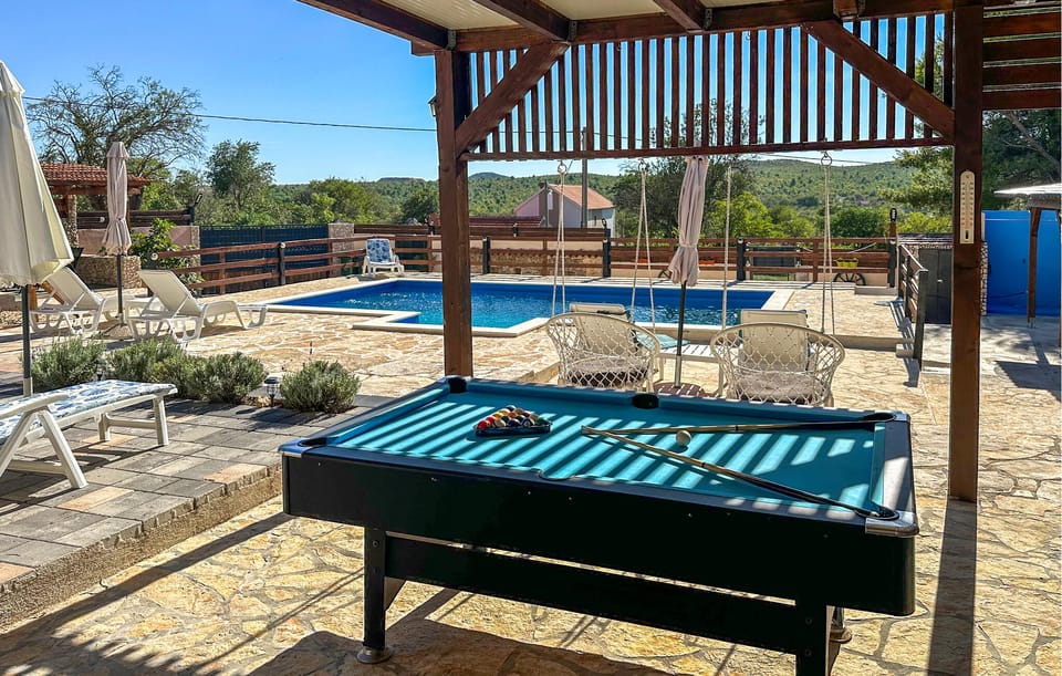 pool