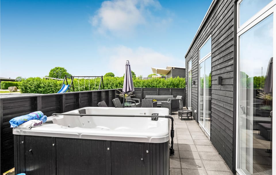 hot-tub