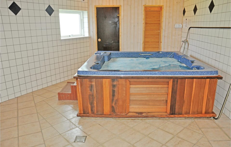 hot-tub