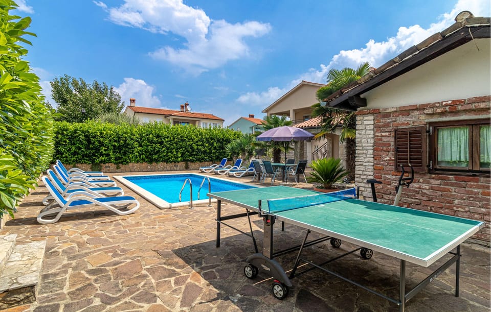 pool