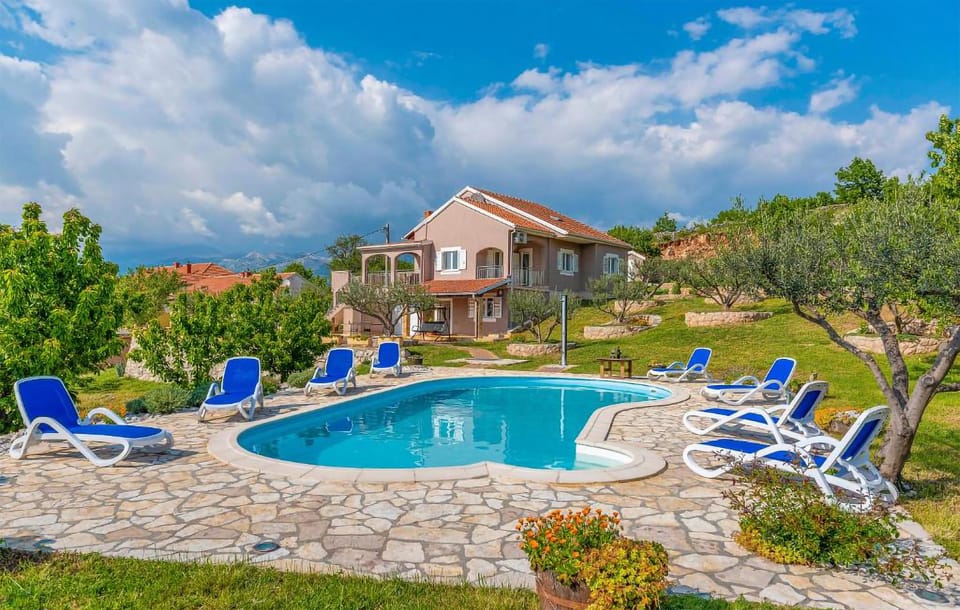pool